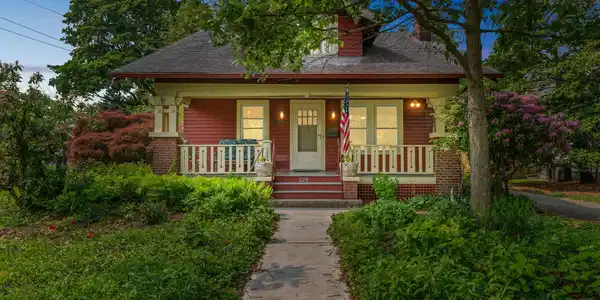 228 Albert Place