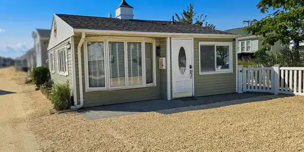 114 W Plover Way