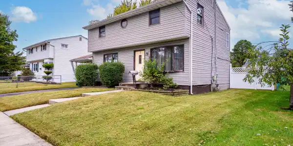 9 Scholer Drive