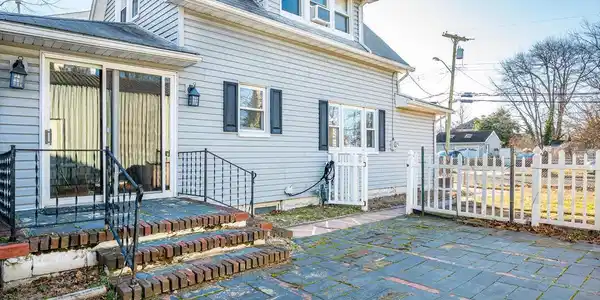 101 Crescent Street