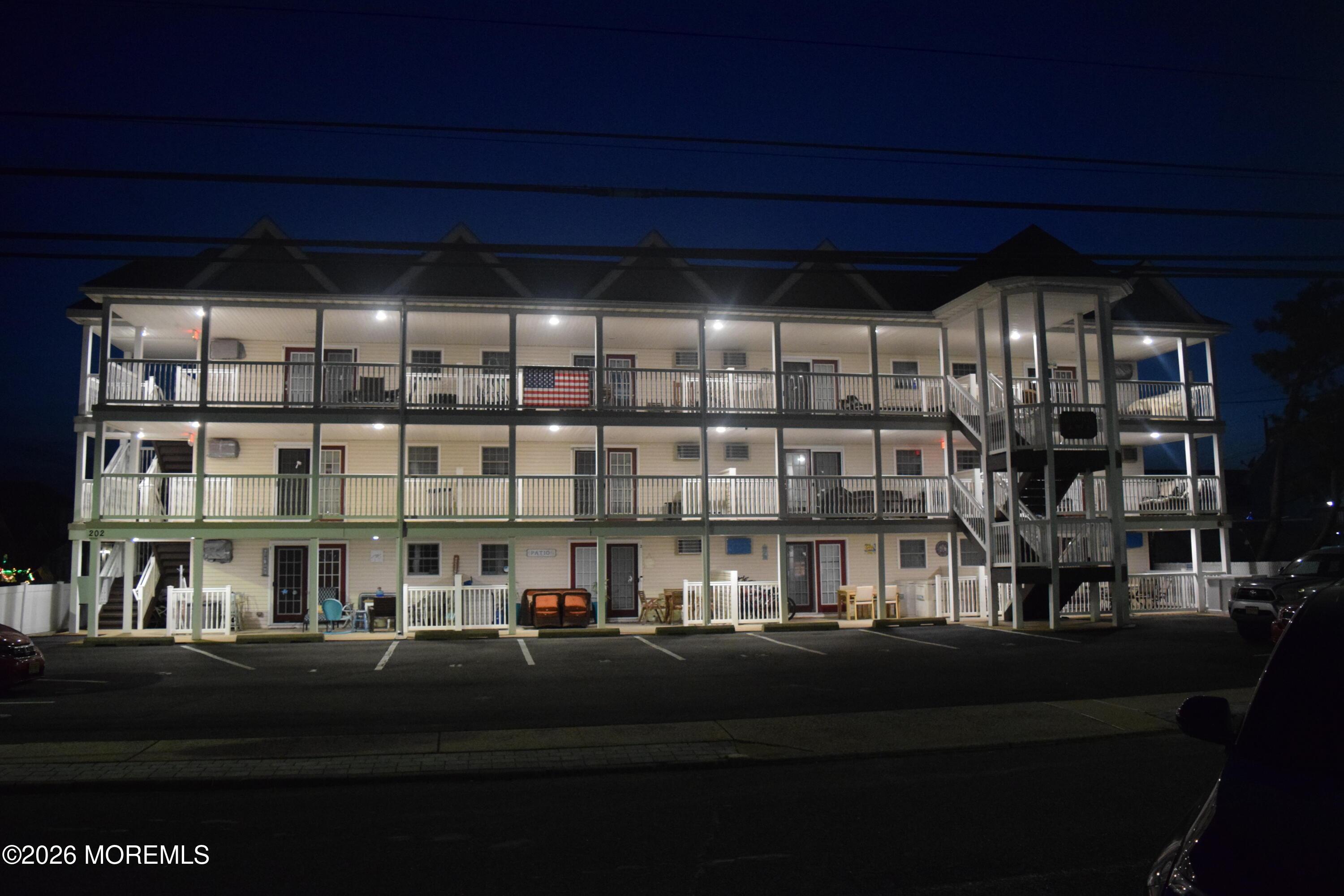 Image 3: DSC_0004