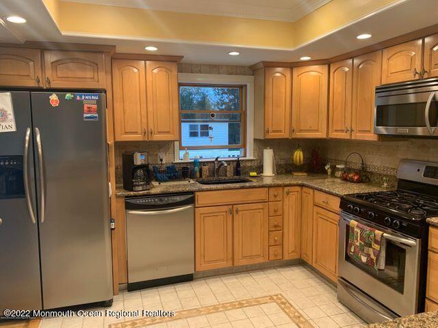 Image 4: 818Atlantickitchen