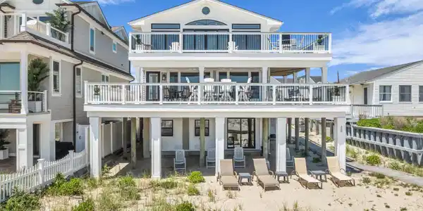 2102 Ocean Front