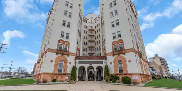 400 Deal Lake Drive Unit 8K