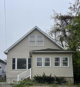 427 Hoyt Street