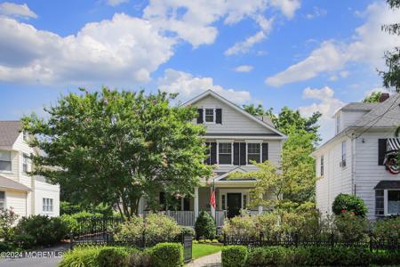 152 E River Road