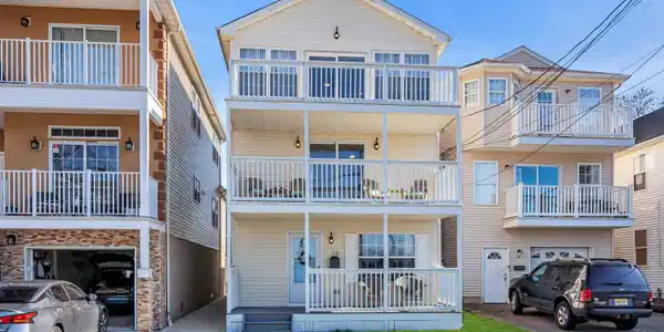 28 Bay Avenue