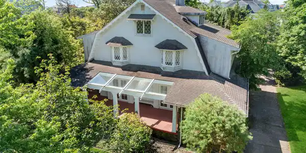 48 Hathaway Avenue