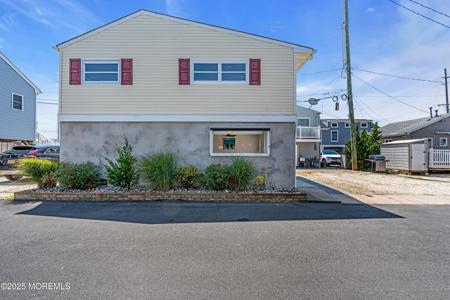 123 W Tide Way