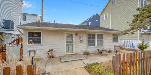 105 Dolphin Drive