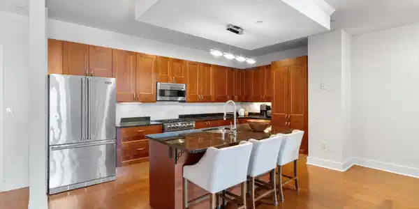 Image 3: Gourmet Kitchen