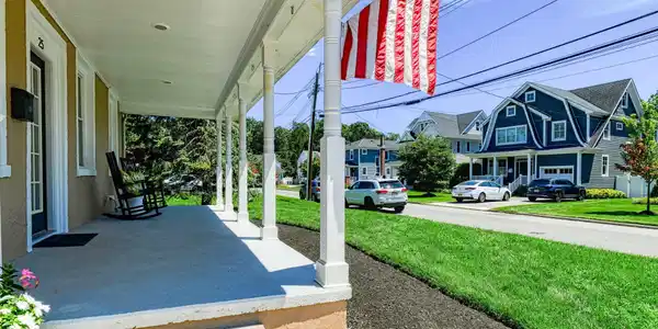 Image 4: Front Porch