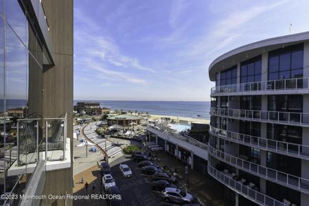 15 Morris Avenue Unit 516