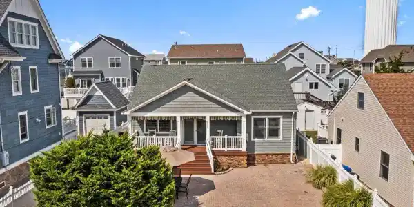 202 7th Avenue