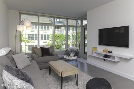 30 Melrose Terrace Unit 206