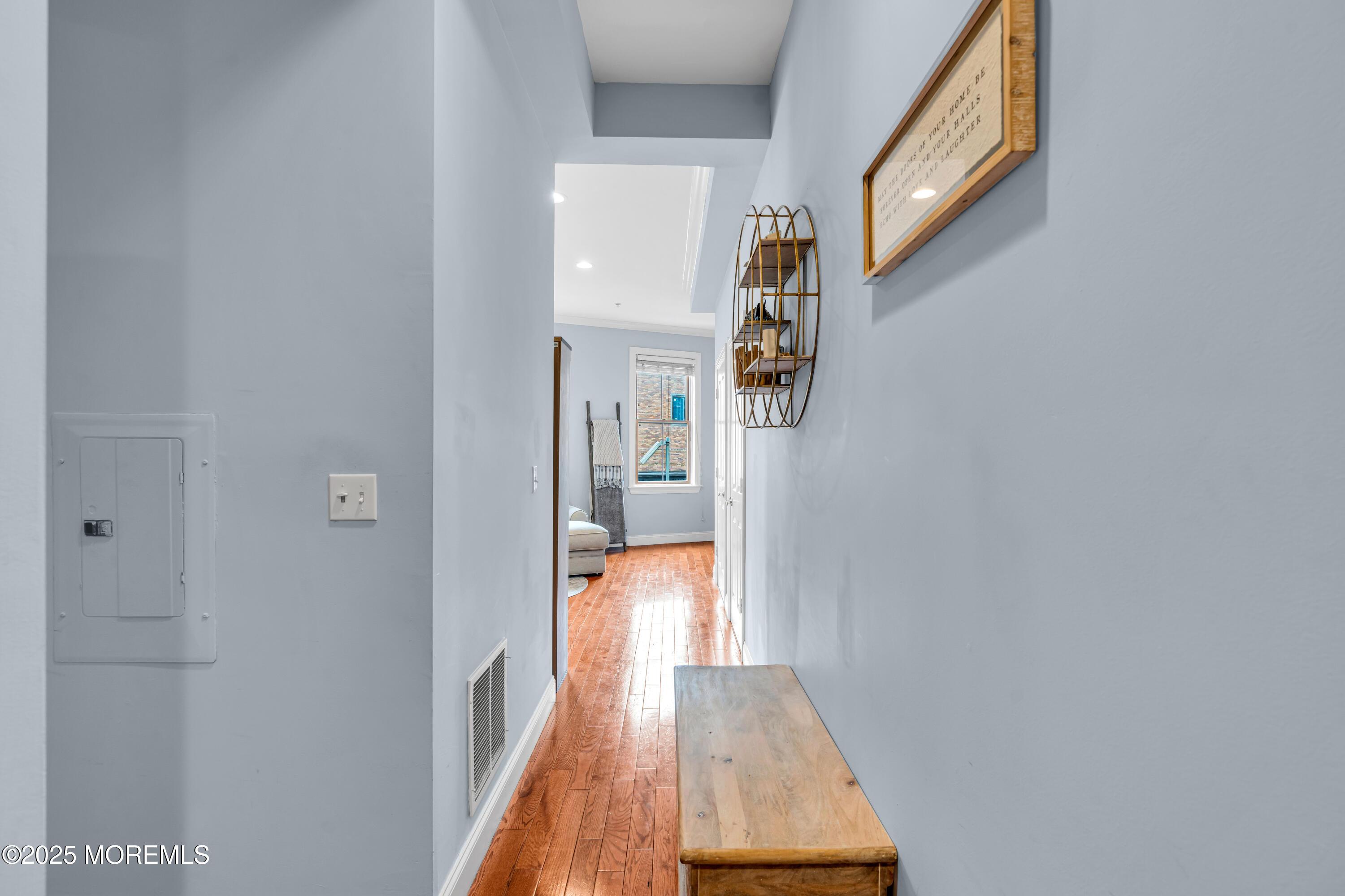 Image 3: Entrance Hallway