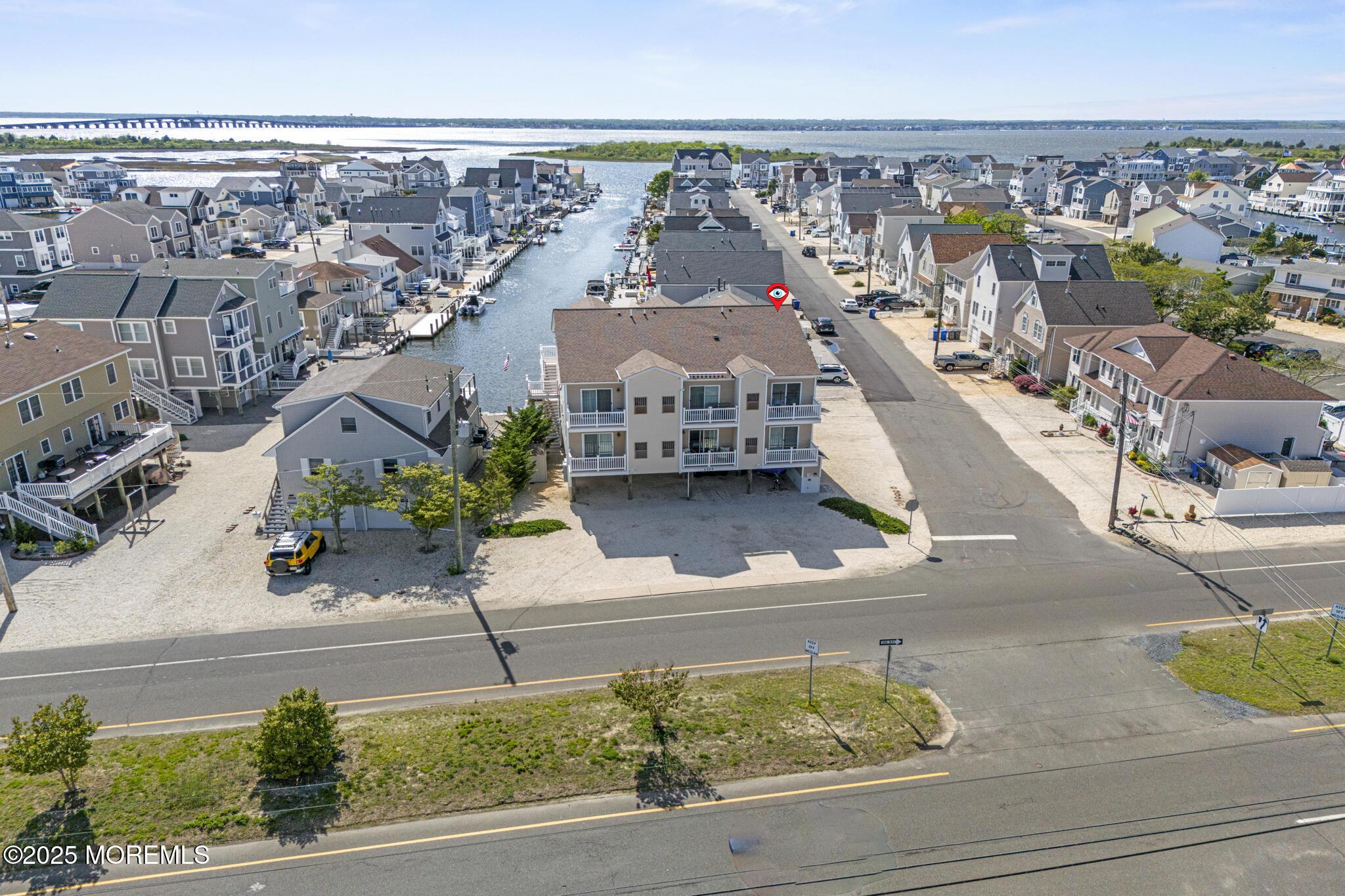 Image 3: 1707 Bay Blvd (45)