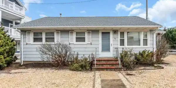 32 Peterson Lane