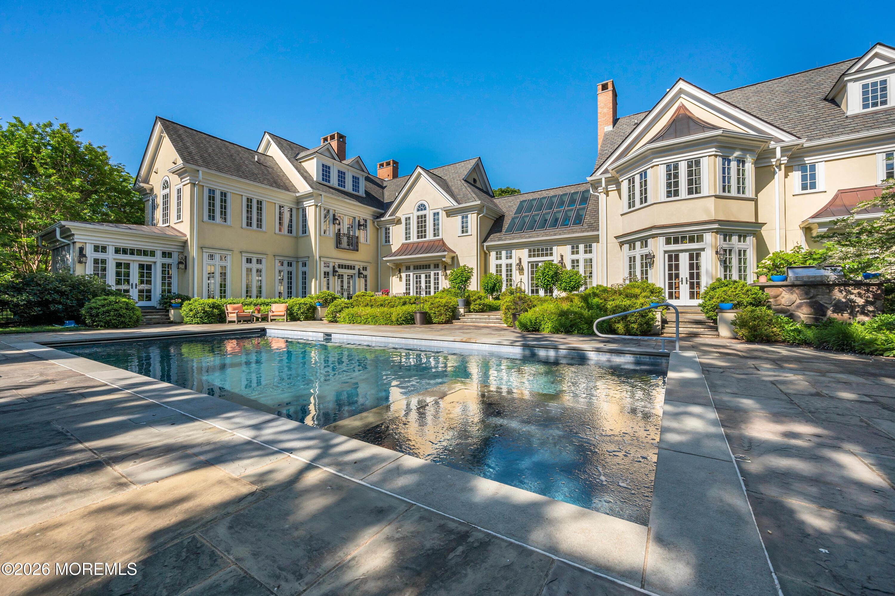 Image 4: Pool