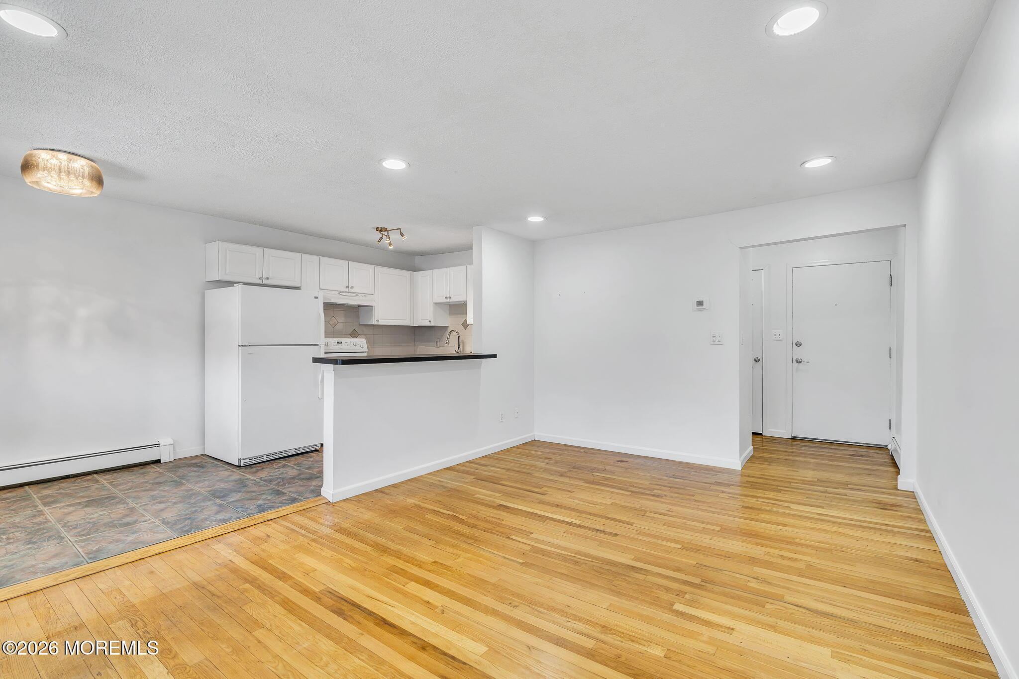 Image 3: 7-web-or-mls-DSC06977