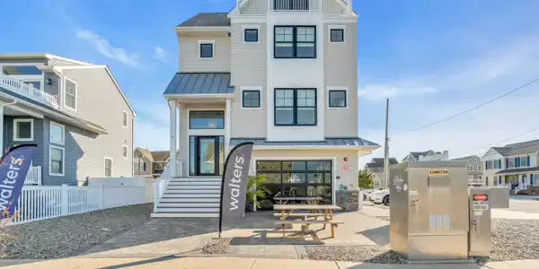 28 3rd Avenue
