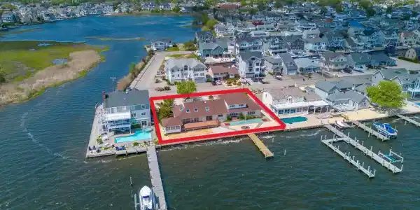 1832 Boat Point Drive