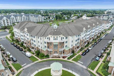 33 Cooper Avenue Unit 216