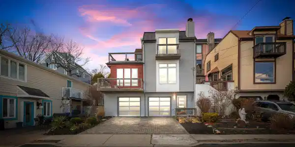 275 Front Street