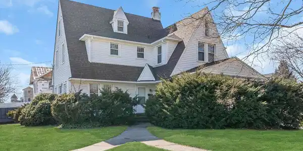 300 River Avenue