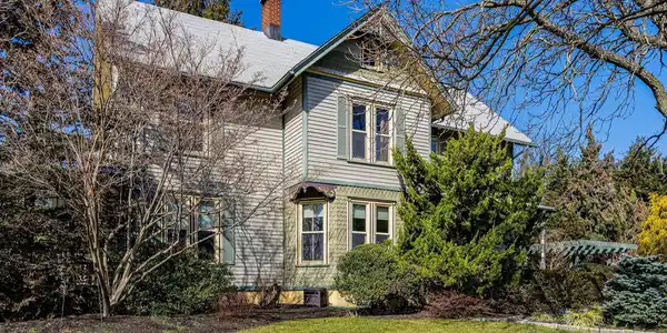 51 Maple Place