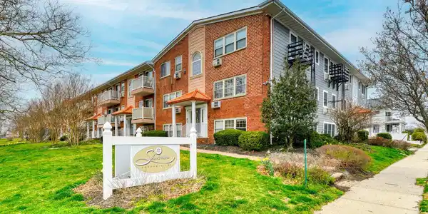 1203 Bergh Street Unit 101