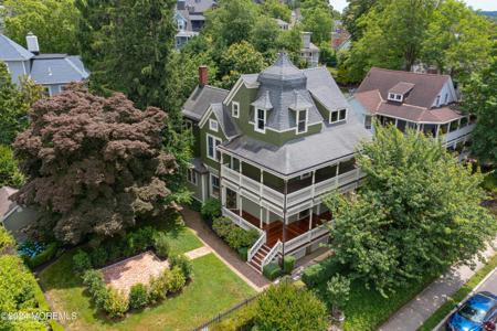 34 4th Avenue