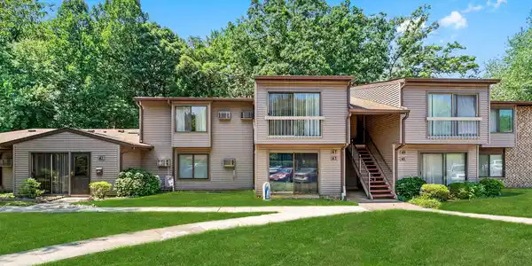 47 Lexington Court