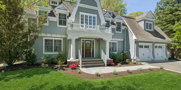 130 Oak Place