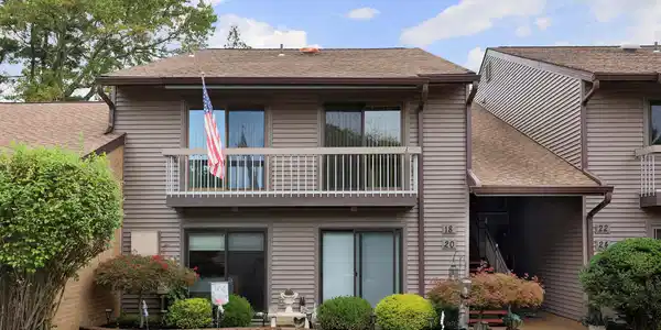 18 Claremont Court