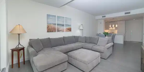 Image 2: 02 Living 4