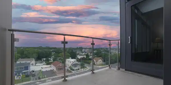 Image 4: 04 Balcony 1