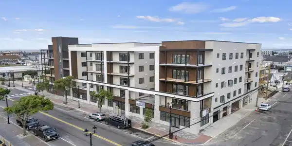 Image 4: 401 Blvd, Drone (1)