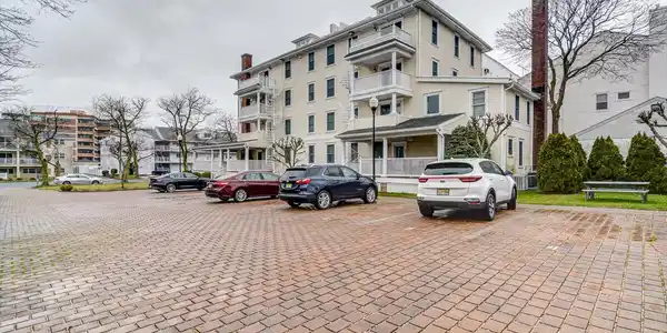 317 6th Avenue Unit 302