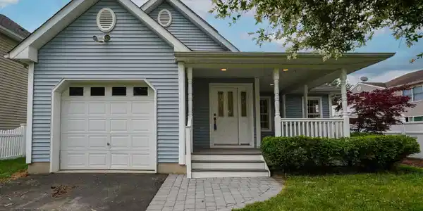2 Lester Place