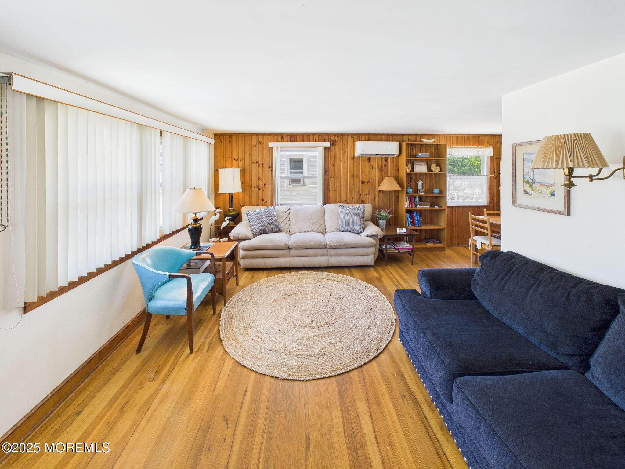 Image 3: 28-web-or-mls-CAM01849G0-PR0039-STILL002