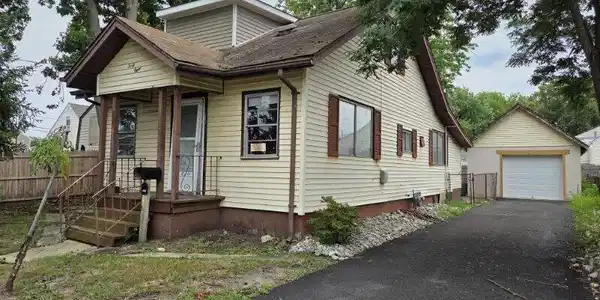 48 Leola Avenue
