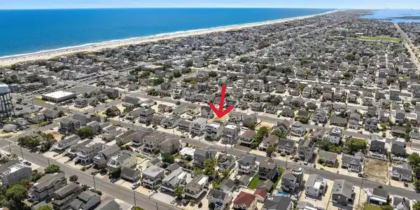 Image 3: Aerial 242 N 8th (5)