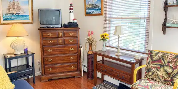 Image 4: Living room 2