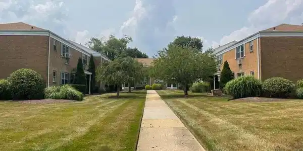 728 Greens Avenue Unit 27