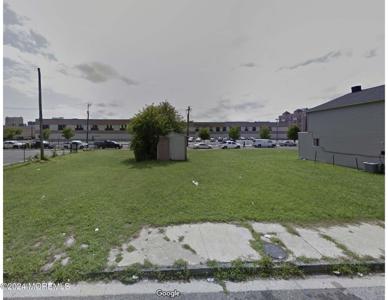 122 Bay Avenue
