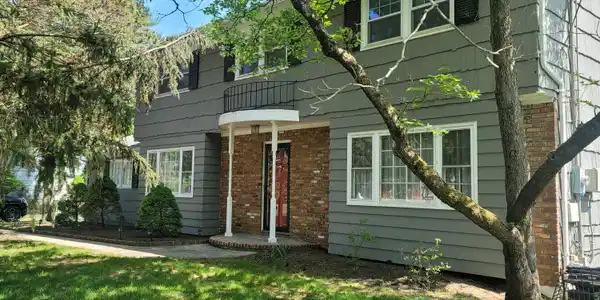 54 E Riverdale Avenue