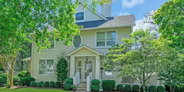 1905 Third Avenue
