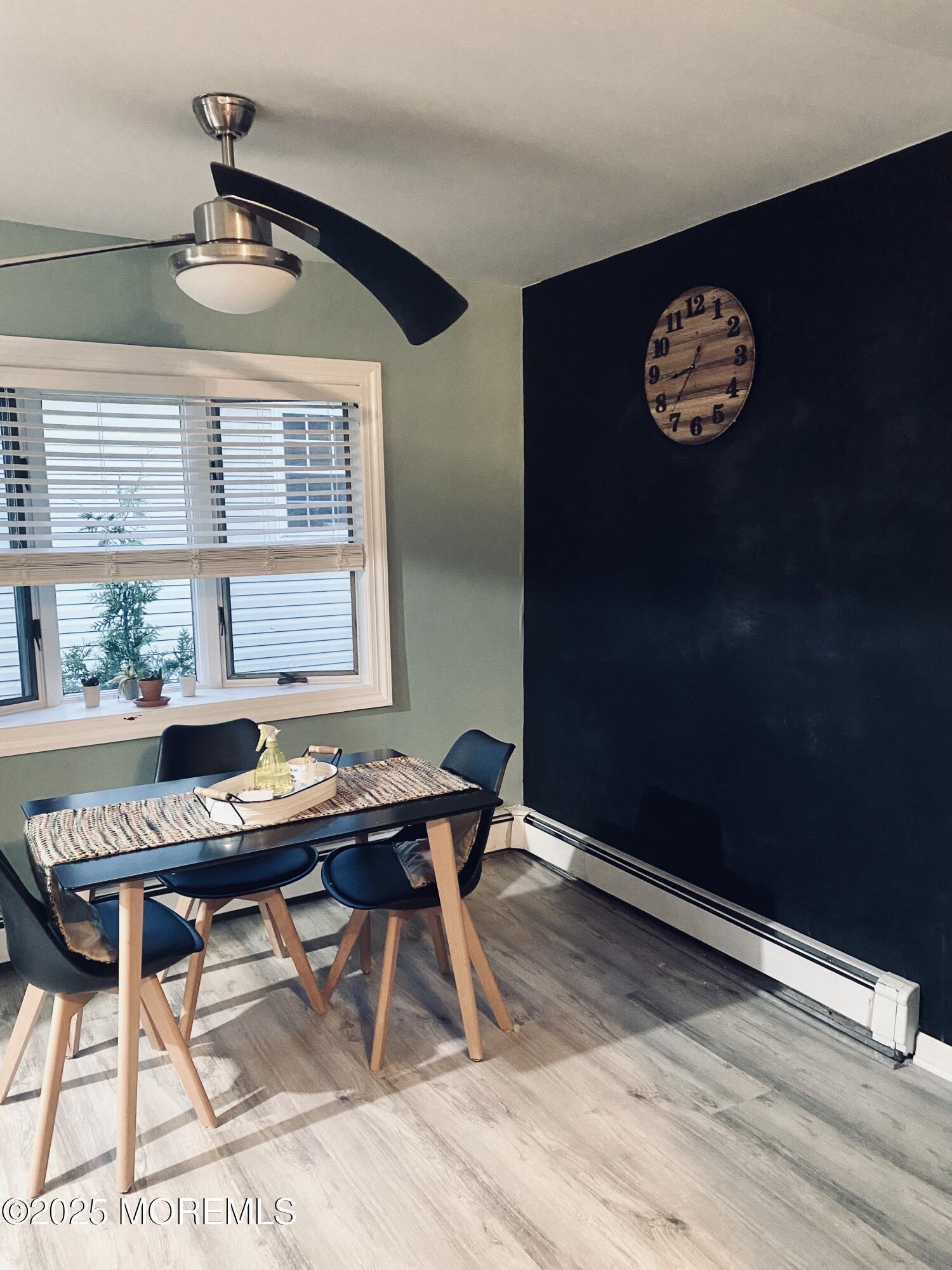 Image 3: Kitchen-Dining