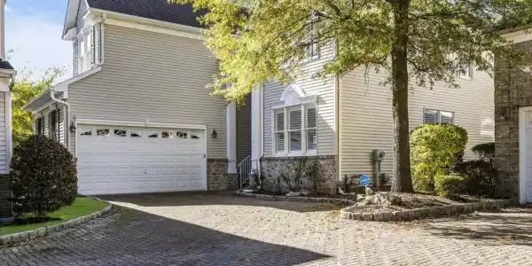 4 Isabella Court